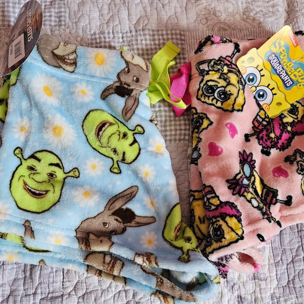 NWT Two Pairs Fuzzy Juniors Pajama Shorts Shrek & SpongeBob Mediums